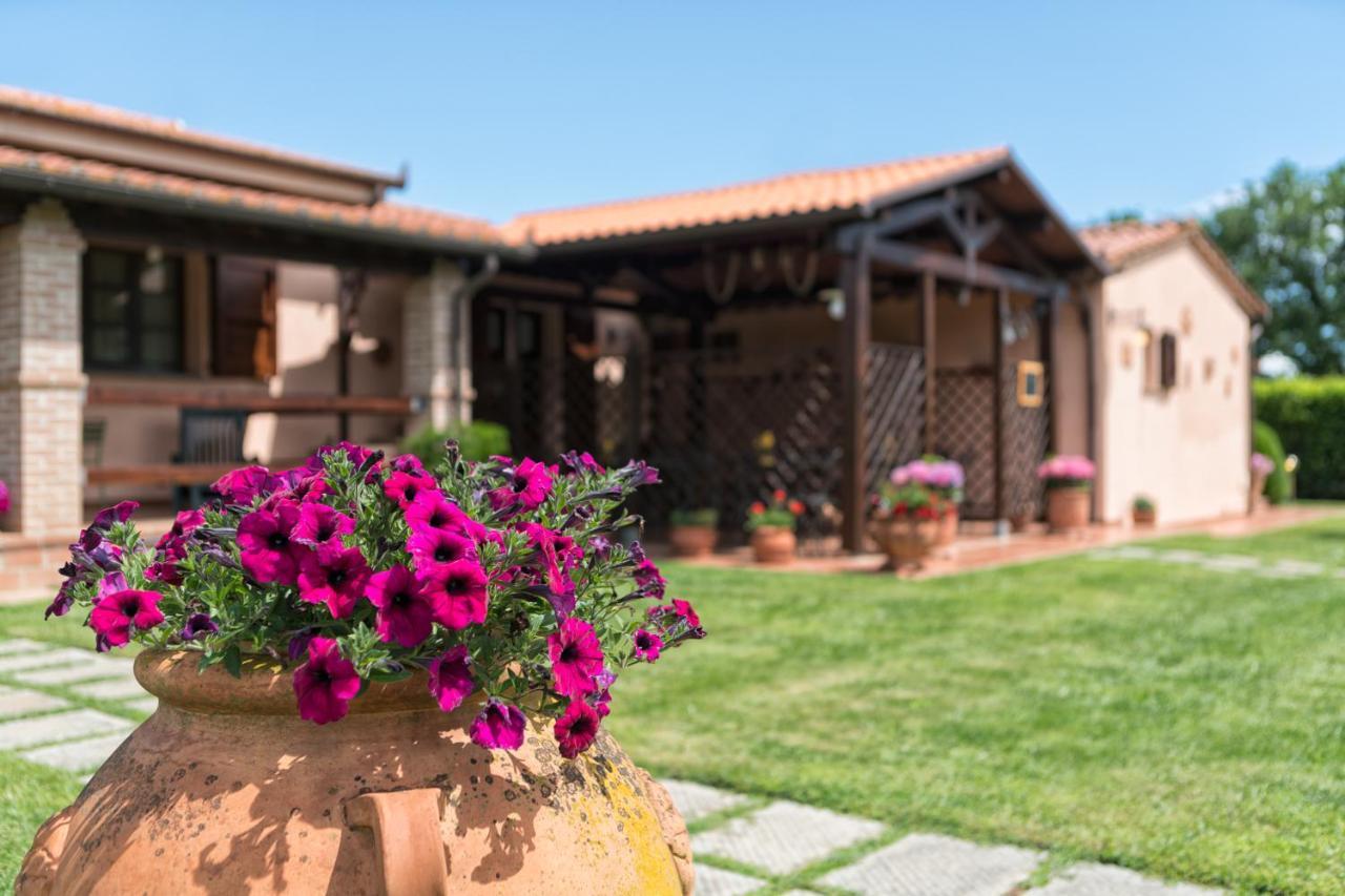 Agriturismo Lucerna Del Lago Prile 카스틸리오네 델라 페스카이아 외부 사진